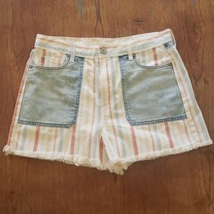AE High Waist "Mom Short"